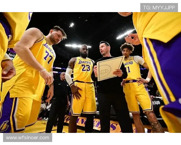 雷迪克透露东契奇手指扭伤与左小腿挫伤均在对森林狼比赛中出现